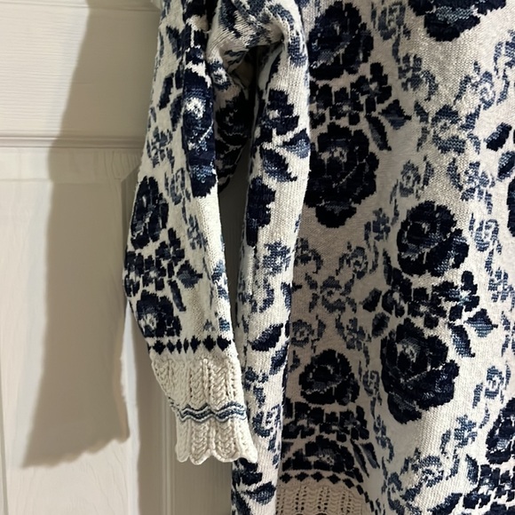 Crochet & Floral Comfy Sweater - Picture 2 of 7